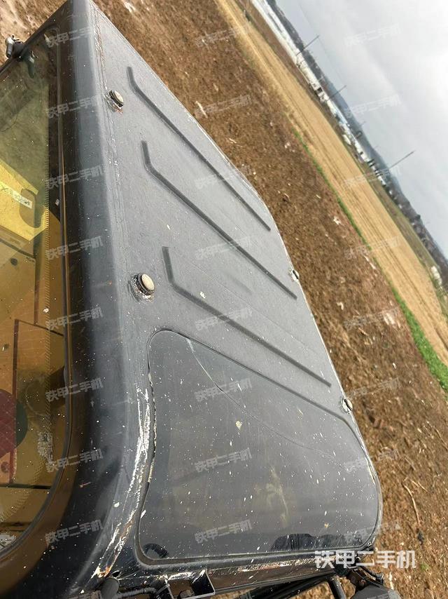 驾驶室顶部（整机外观）