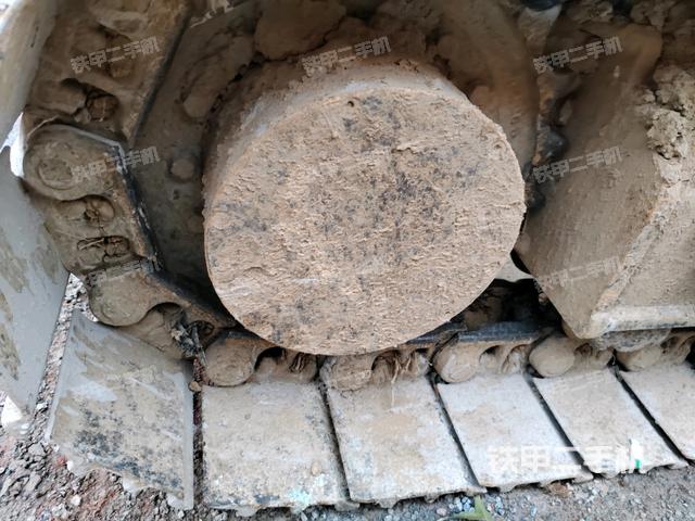 右驱动轮（行走机构）