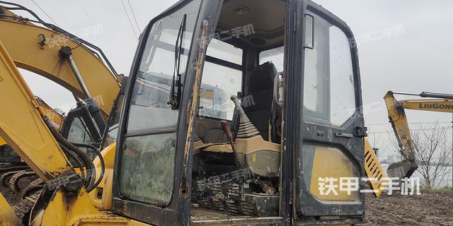 驾驶室整体（整机外观）