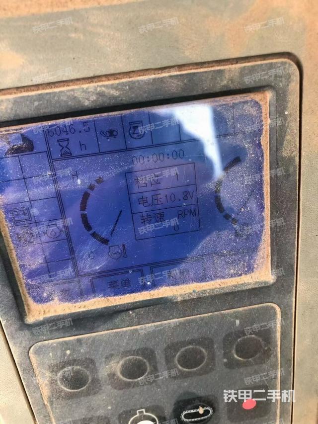 驾驶室整体（整机外观）