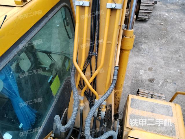 大臂背部俯视（工作和回转装置）