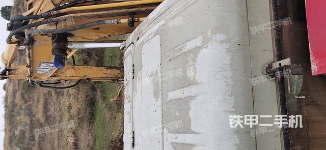 驾驶室顶部（整机外观）