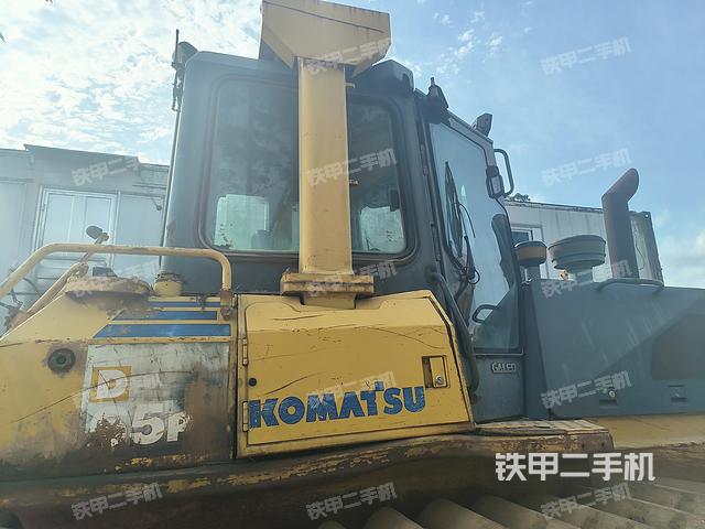 整机右侧（设备外观及核心部件）