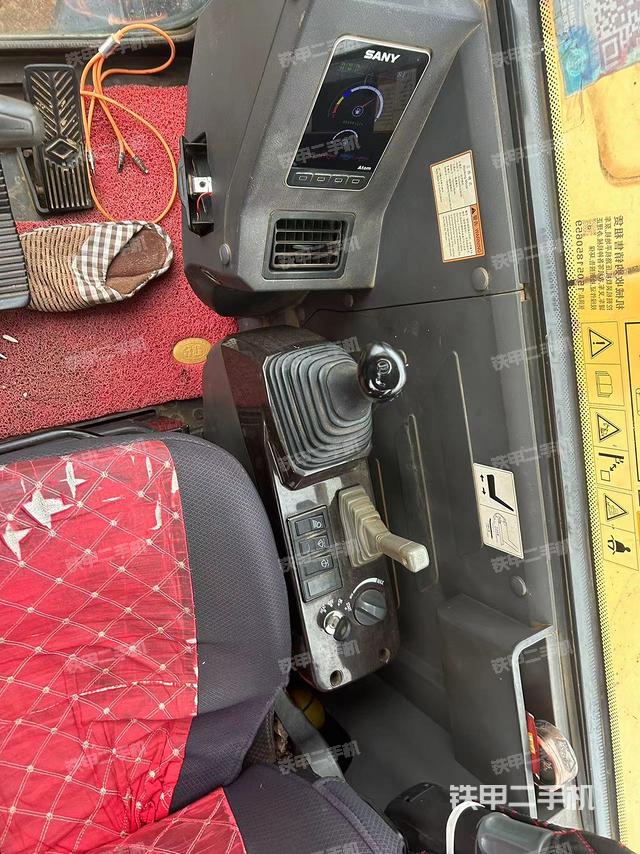 驾驶室整体（整机外观）