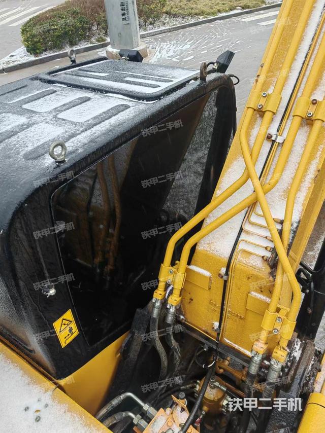 驾驶室顶部（整机外观）