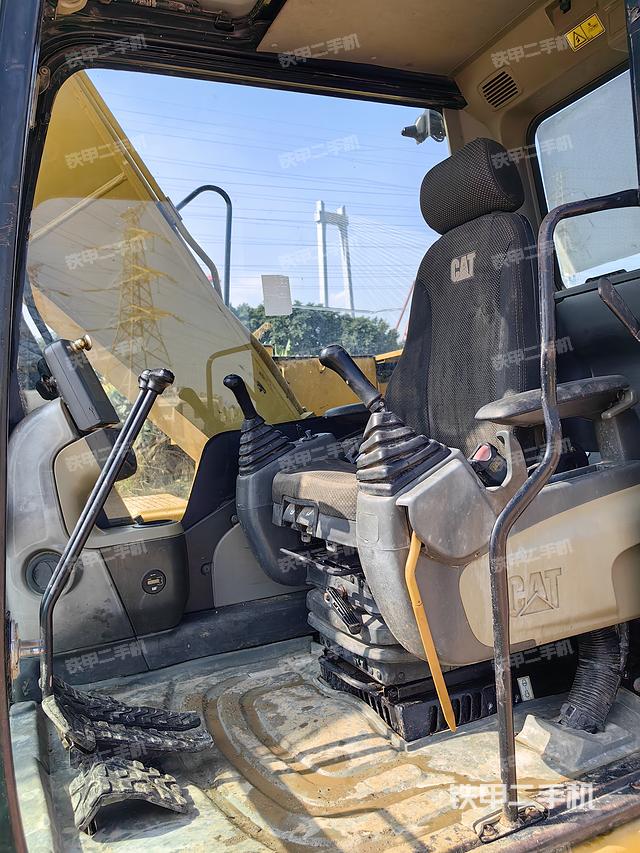 驾驶室整体（整机外观）