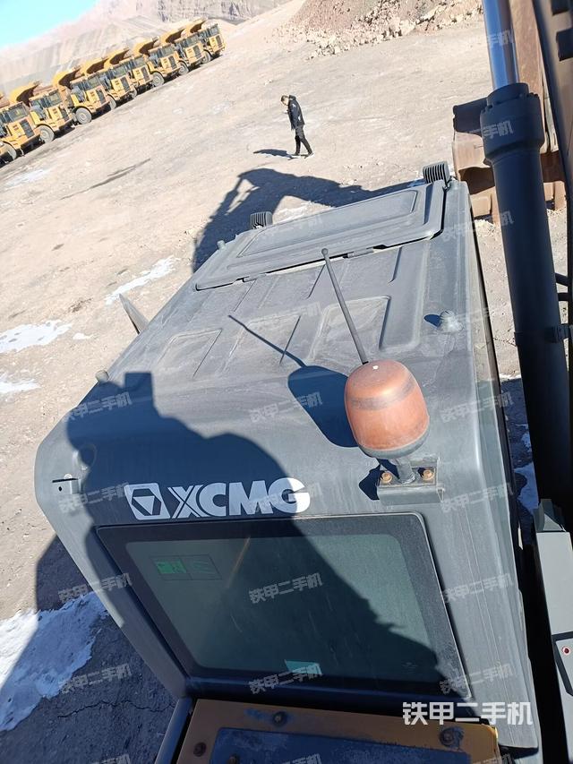 驾驶室顶部（整机外观）