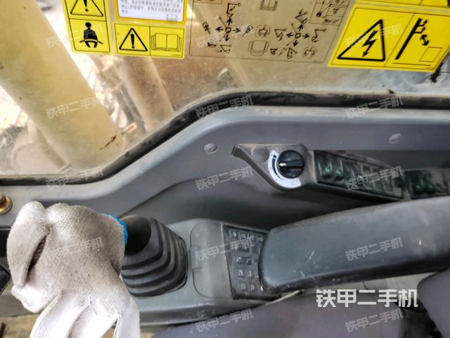 座椅右侧控制台/钥匙门/油门/含右手柄（驾驶室部分）