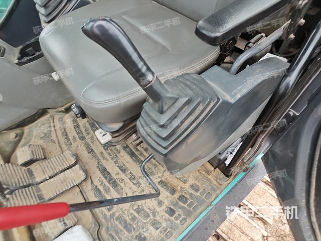 驾驶室整体（整机外观）