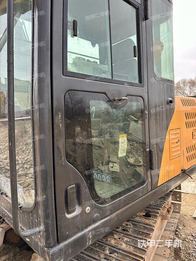 驾驶室整体（整机外观）