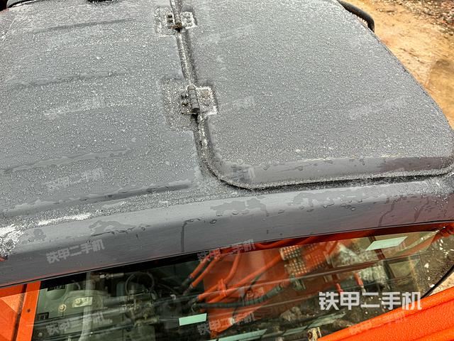 驾驶室顶部（整机外观）