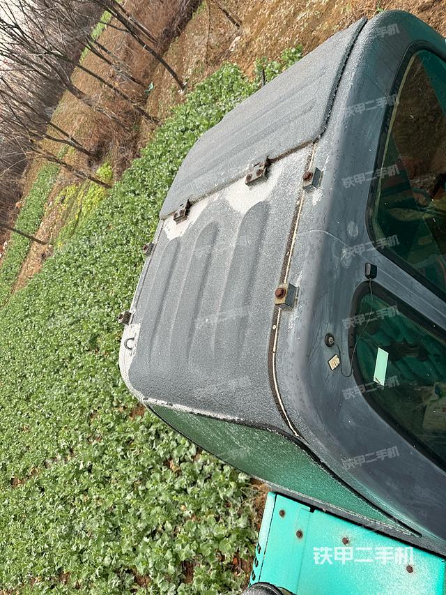 驾驶室顶部（整机外观）