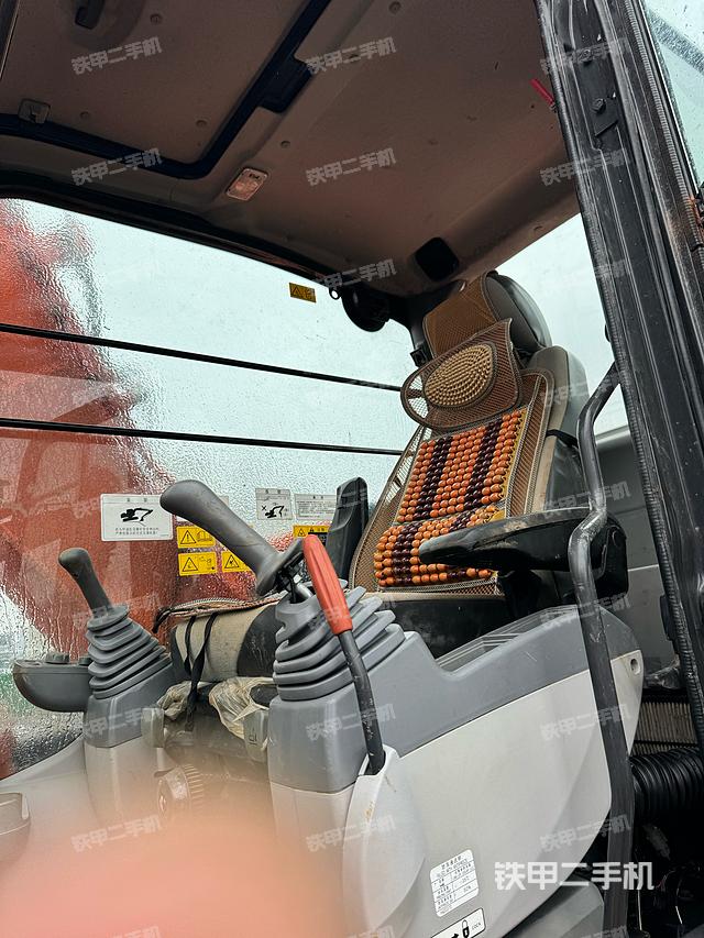 驾驶室整体（整机外观）