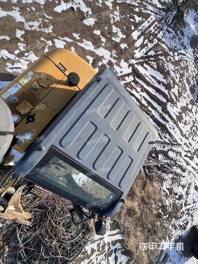 驾驶室顶部（整机外观）