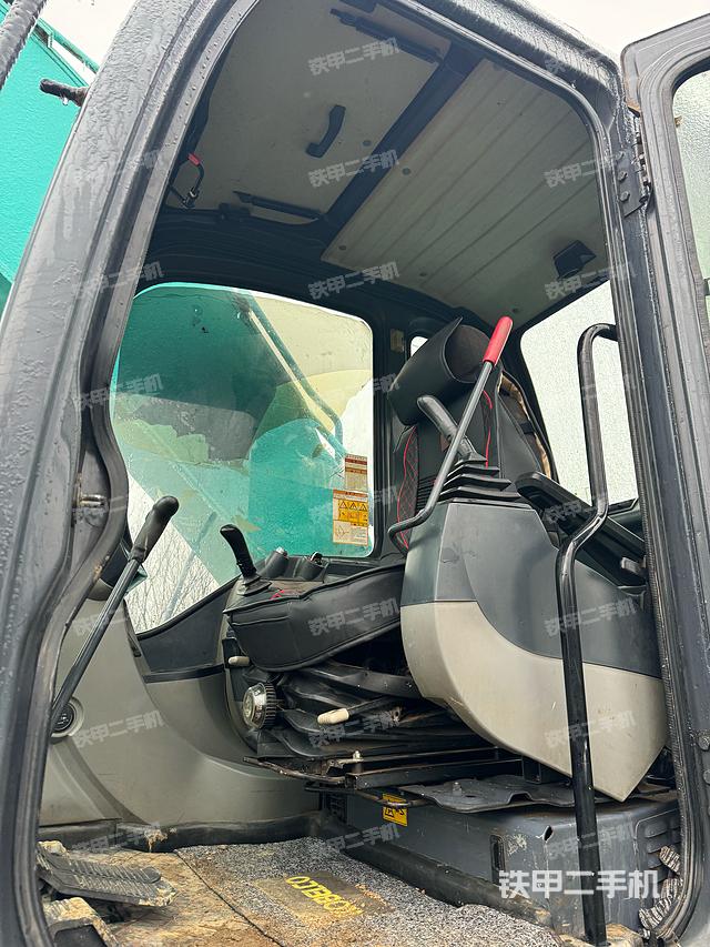 驾驶室整体（整机外观）