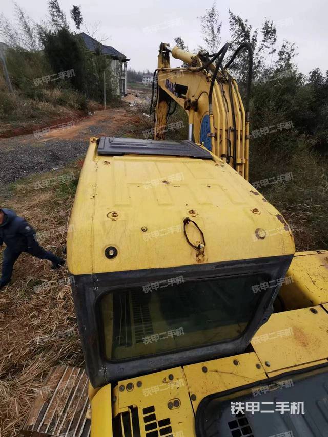 驾驶室顶部（整机外观）