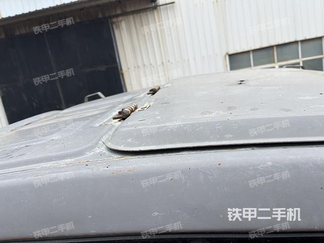 驾驶室顶部（整机外观）