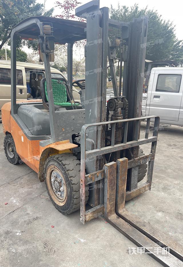 整机右后45°（设备外观及核心部件）