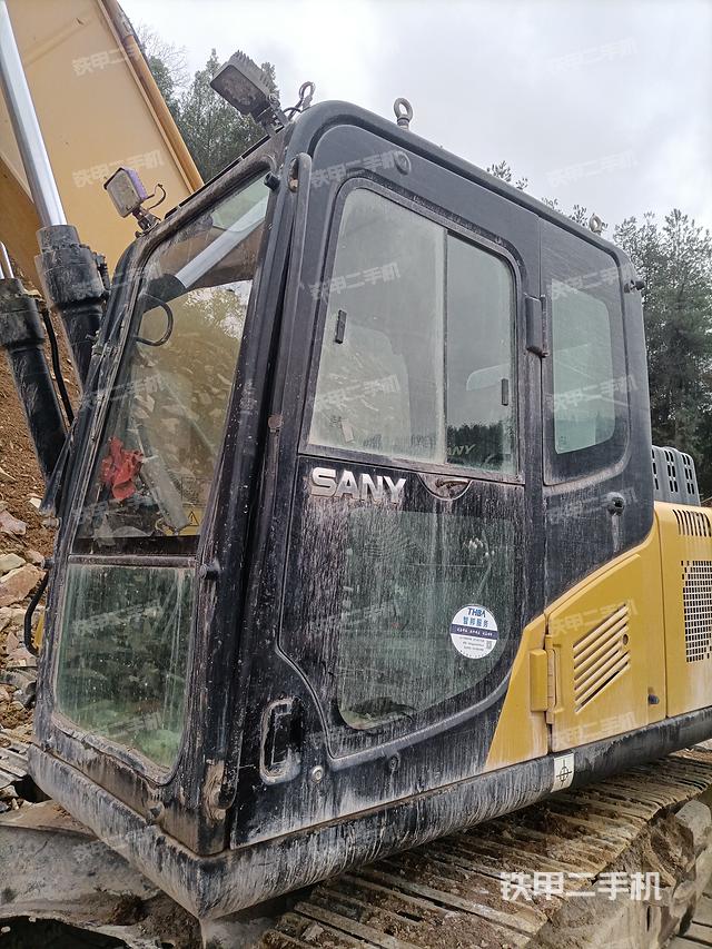 驾驶室整体（整机外观）