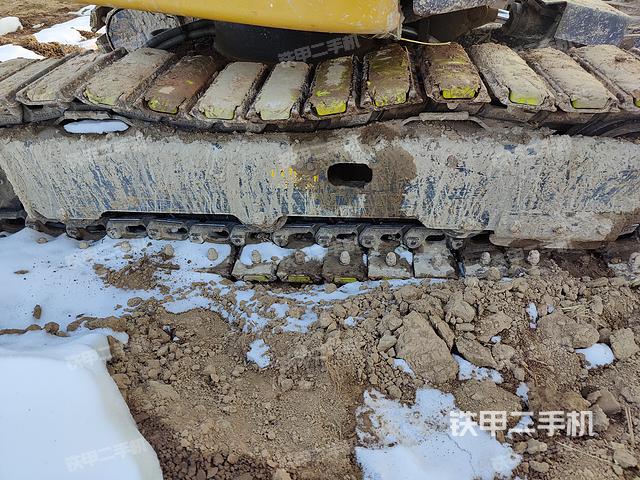 驾驶室顶部（整机外观）