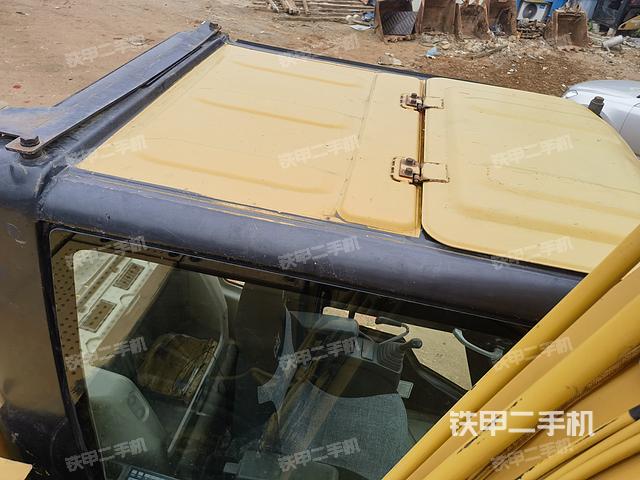 驾驶室顶部（整机外观）