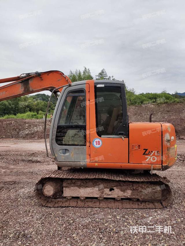 驾驶室顶部（整机外观）