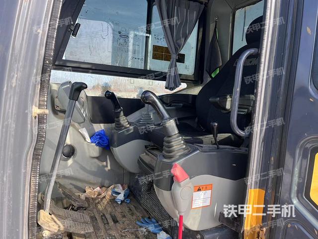 驾驶室整体（整机外观）