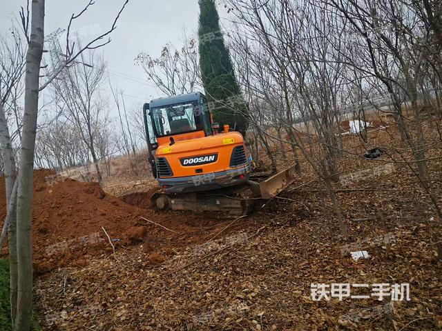 单侧履带整体（整机外观）