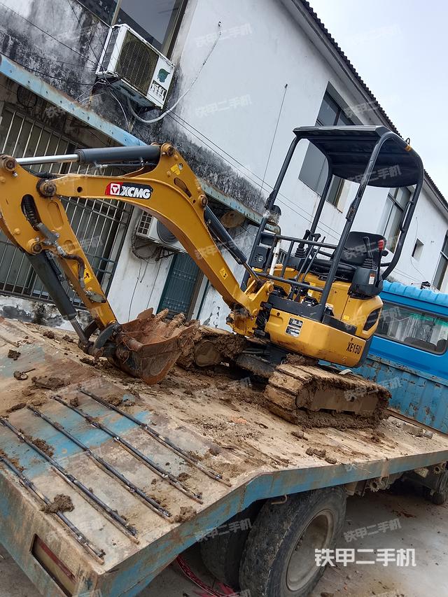 驾驶室顶部（整机外观）