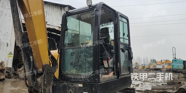 驾驶室整体（整机外观）