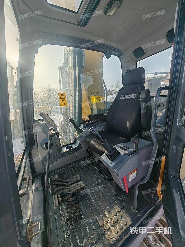 驾驶室整体（整机外观）