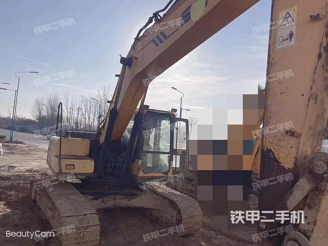 驾驶室顶部（整机外观）