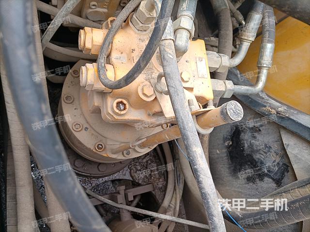 回转马达和主控阀（整机外观）