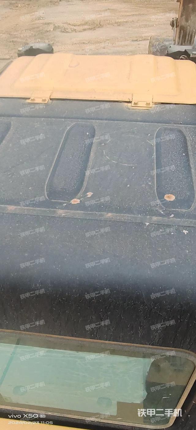 驾驶室顶部（整机外观）