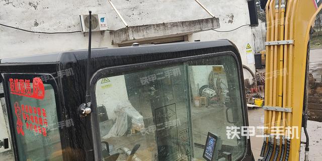 驾驶室顶部（整机外观）