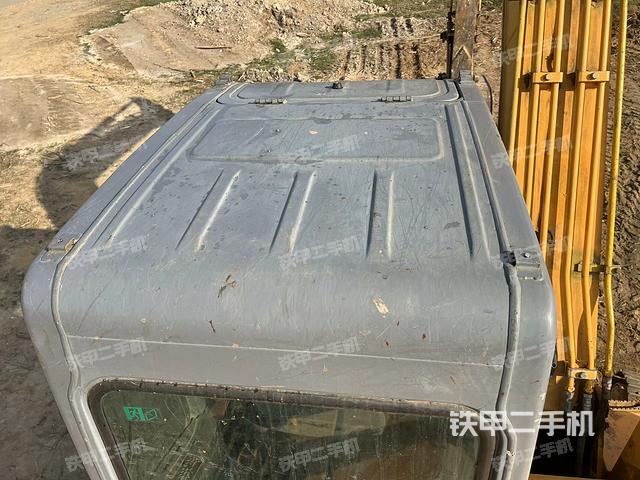 驾驶室顶部（整机外观）