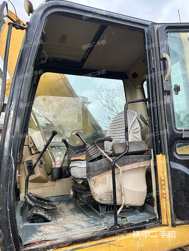 驾驶室整体（整机外观）