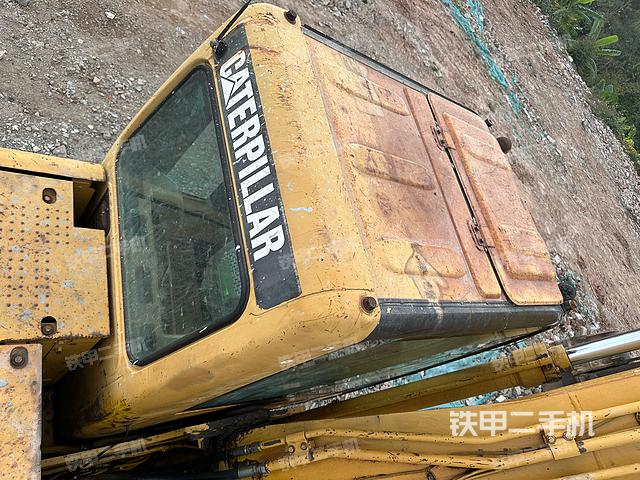 驾驶室顶部（整机外观）