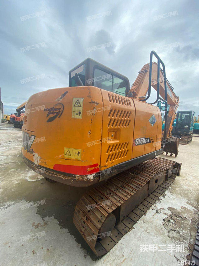 驾驶室顶部（整机外观）