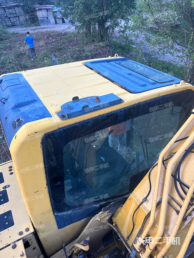 驾驶室顶部（整机外观）