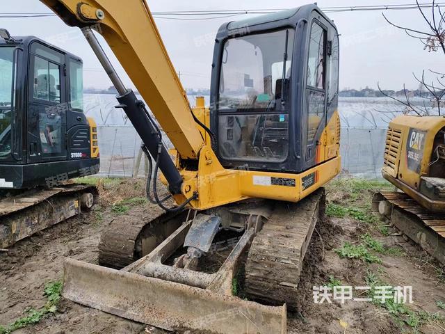 驾驶室整体（整机外观）