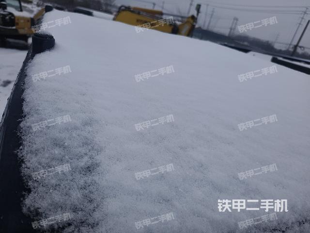 驾驶室顶部（整机外观）