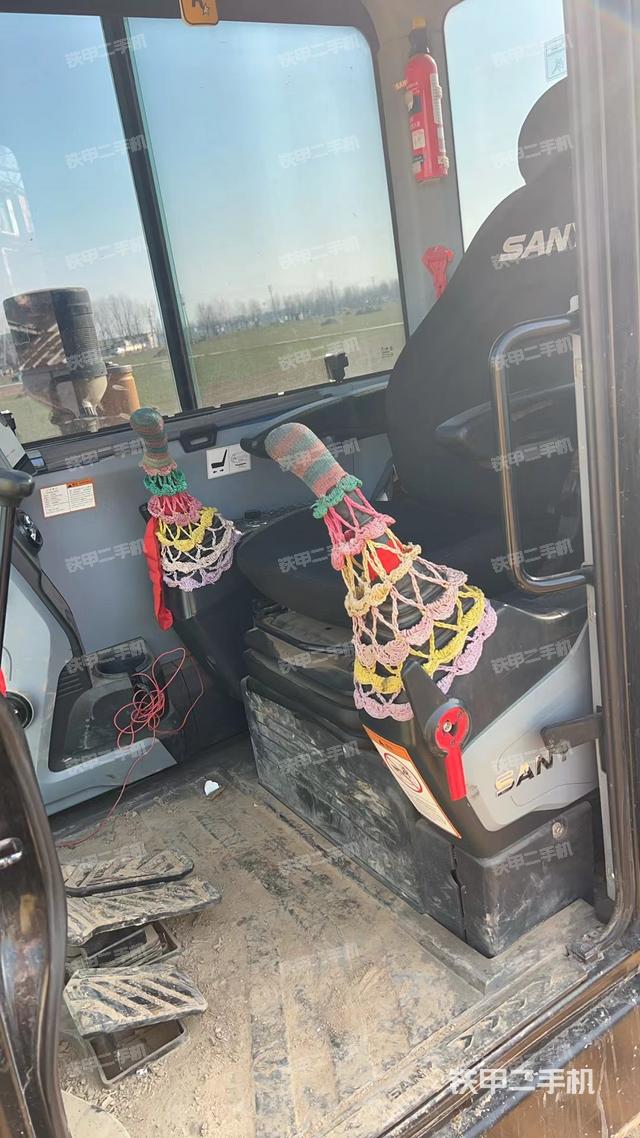 驾驶室整体（整机外观）