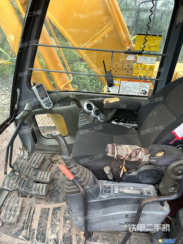 驾驶室整体（整机外观）