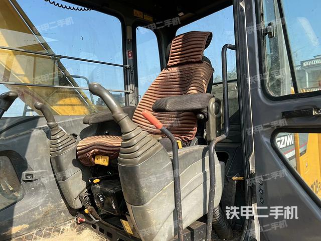 驾驶室整体（整机外观）