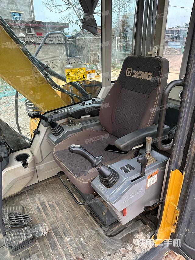 驾驶室整体（整机外观）