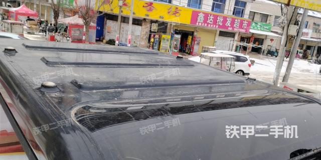 驾驶室顶部（整机外观）