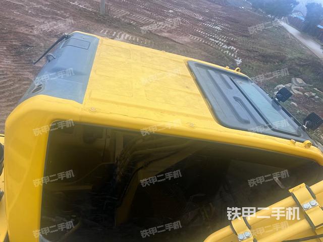 驾驶室顶部（整机外观）