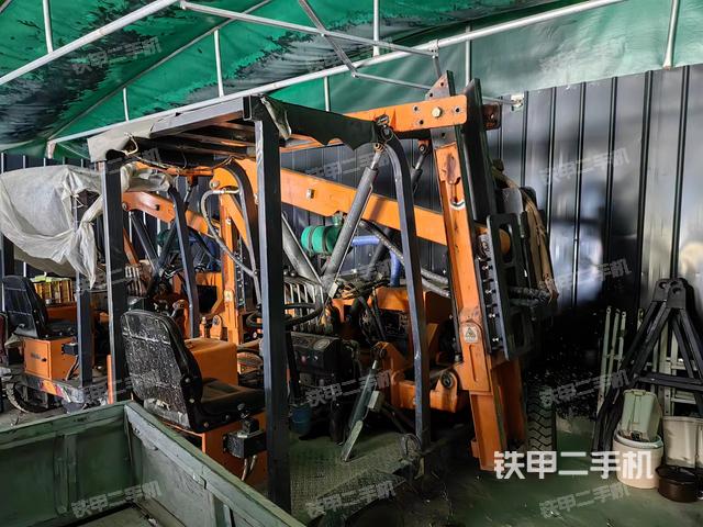 整机右后45°（设备外观及核心部件）