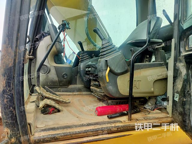 驾驶室整体（整机外观）